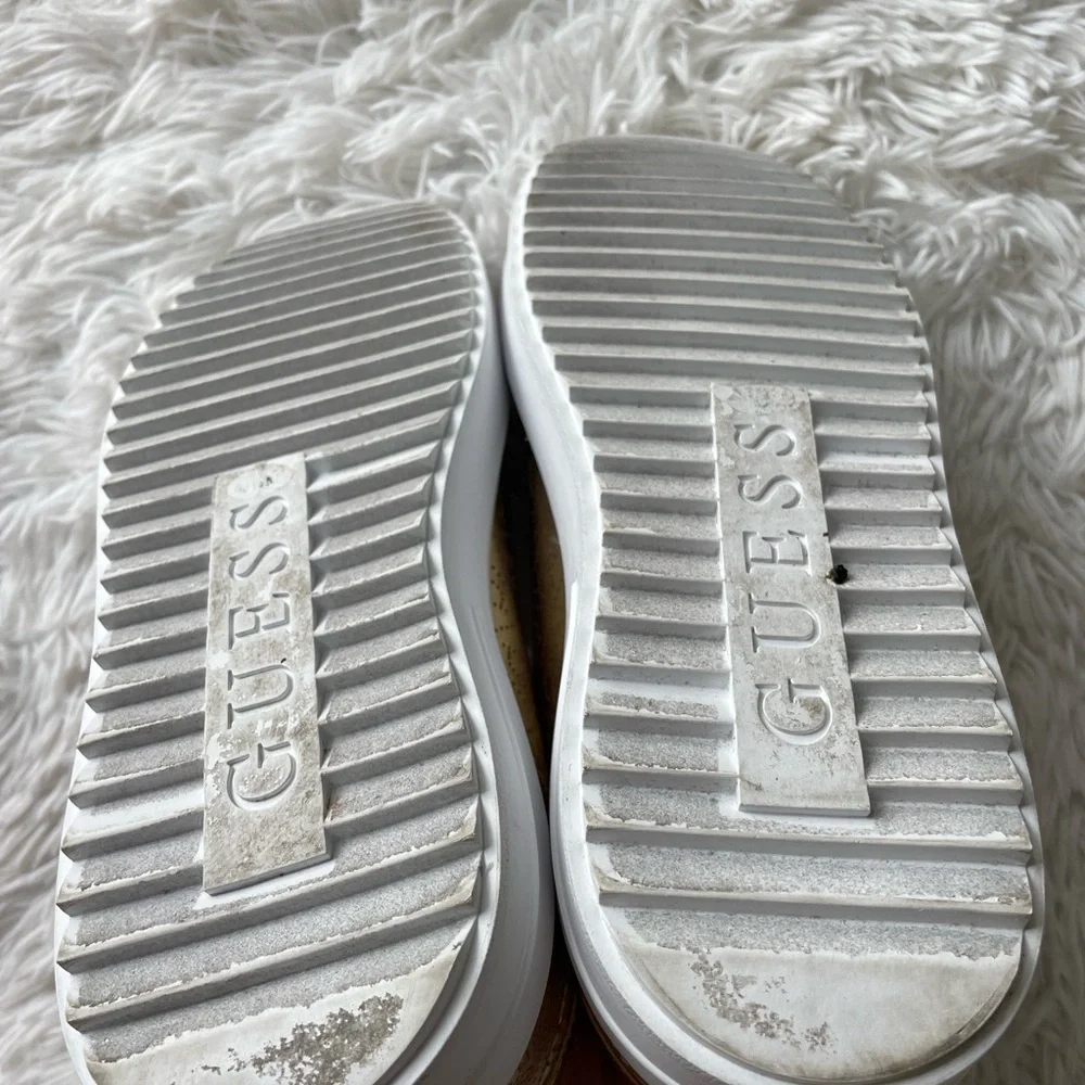 Guess size preloved